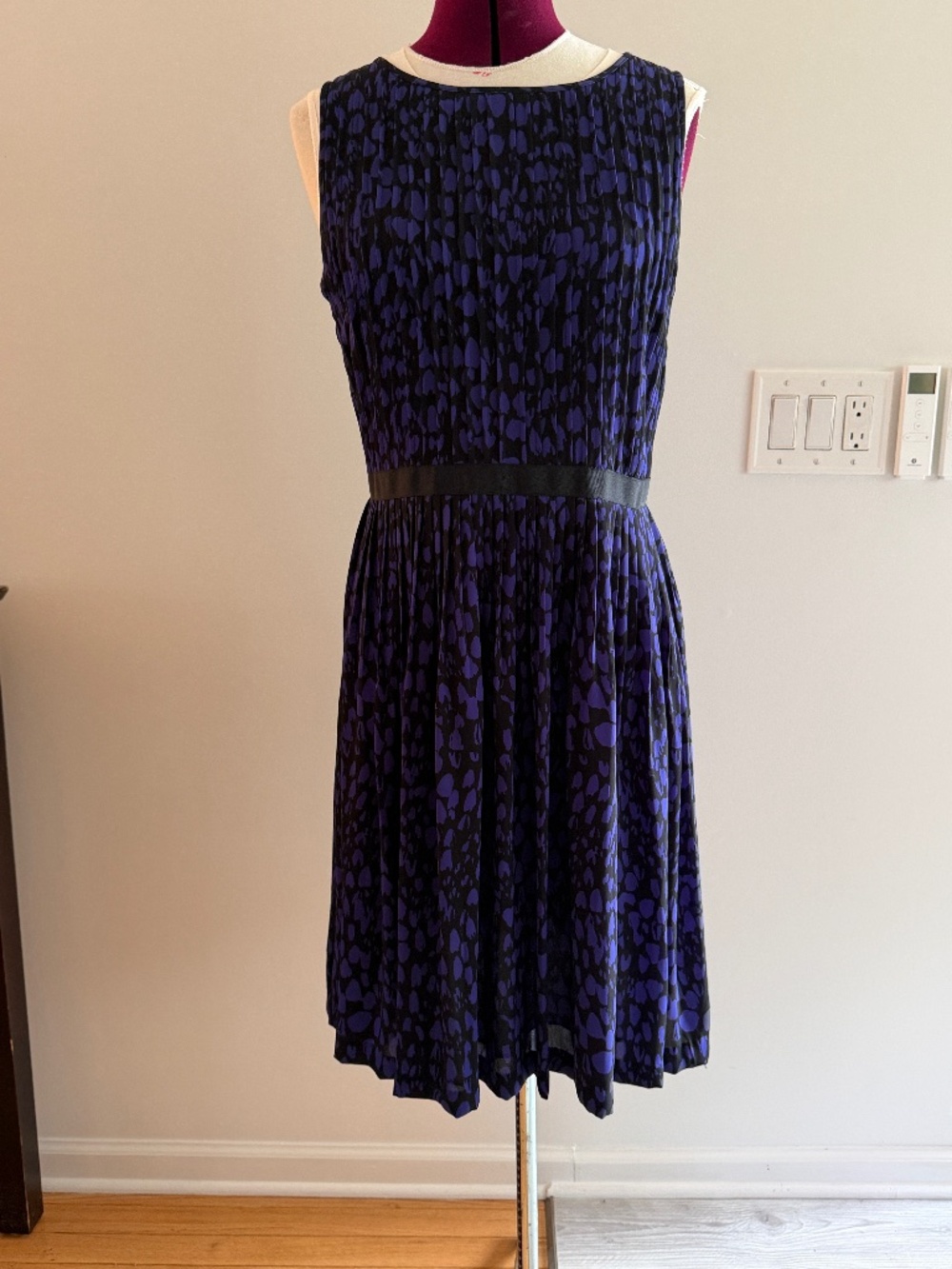 Loft sleeveless Dress